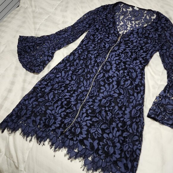 Venus Zip Up Lace Dress with bell bottom sleeves - Picture 1 of 4